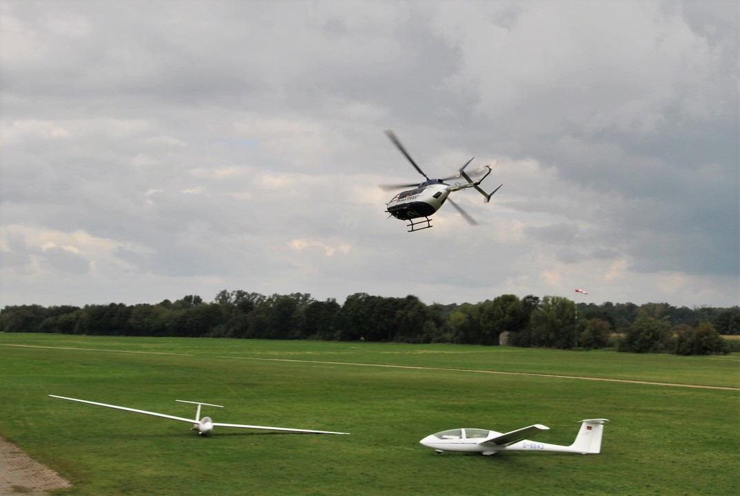 Fliegerlager-Polizeihubschrauber