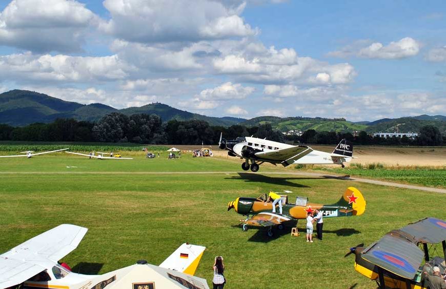 Flugtag Bensheim 2016: Die alte Dame stellte alles in den Schatten