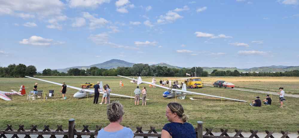 Flugplatzfest startet...
